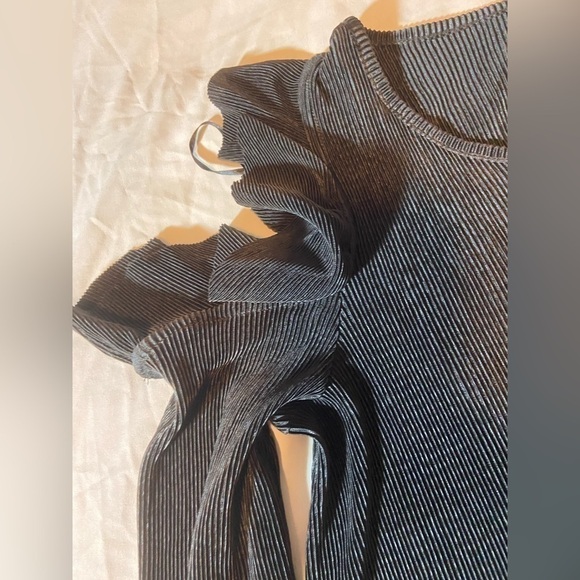 LC LAUREN CONRAD RUNWAY Top Ruffle Pleated Long Sleeves Black Blouse Shirt Sz XS - Picture 5 of 10